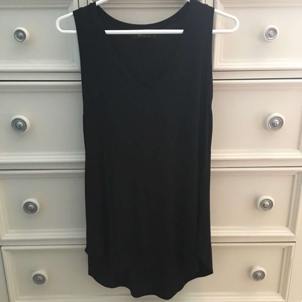 Black Tee